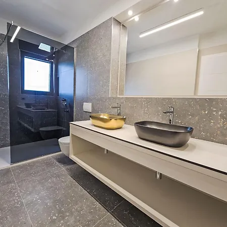Aloa Iv By Interhome